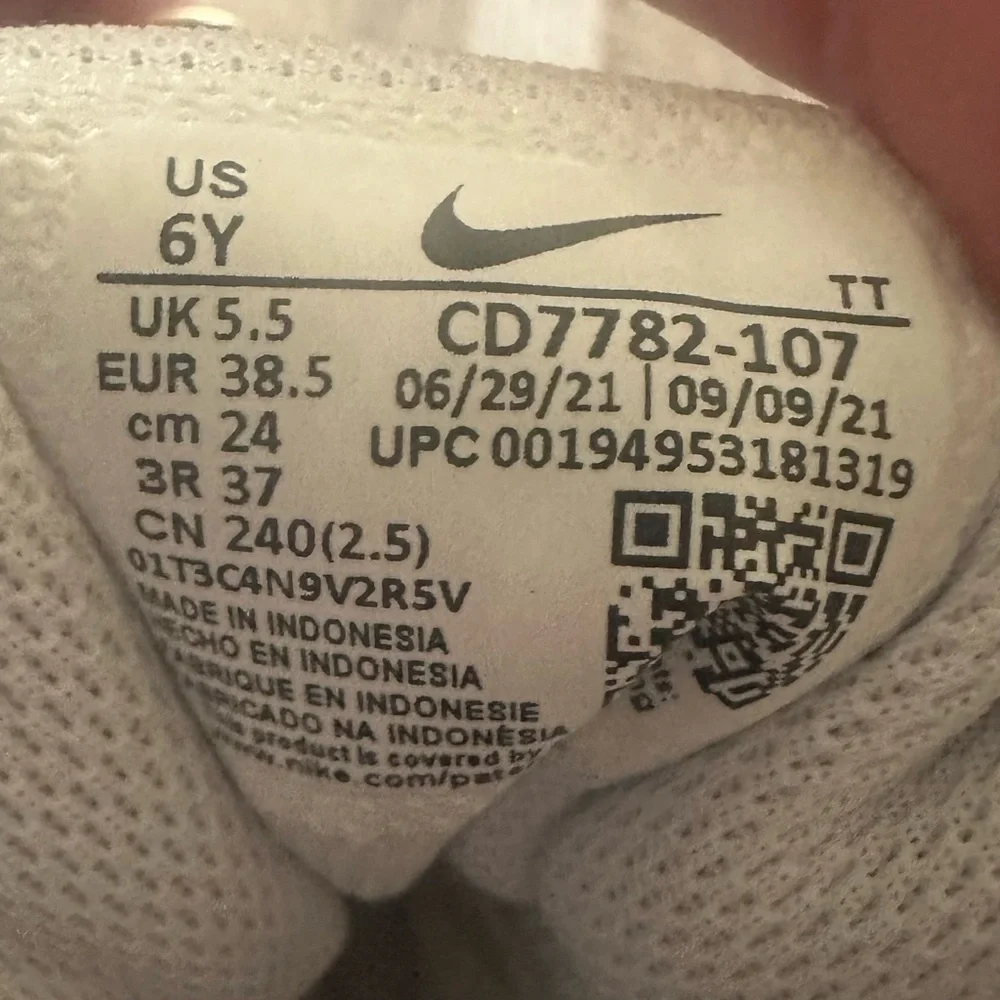 Nike Court Borough 2 Mid  Sneakers - White/Navy - Size 6Y